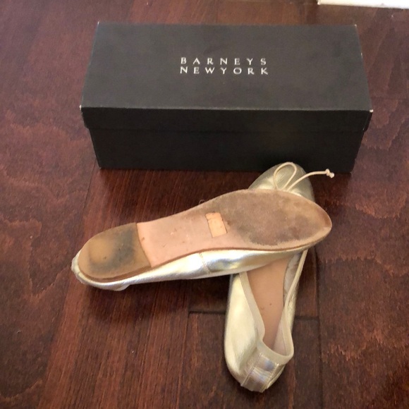 Barney’s New York gold flats - Picture 4 of 5
